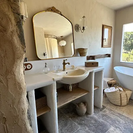 Bergerie Fiora, Domaine De L Ogliastru * Olmeto (Corsica)